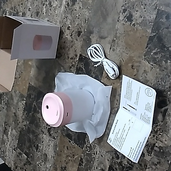 Mini Humidifier for small room - Picture 3 of 4